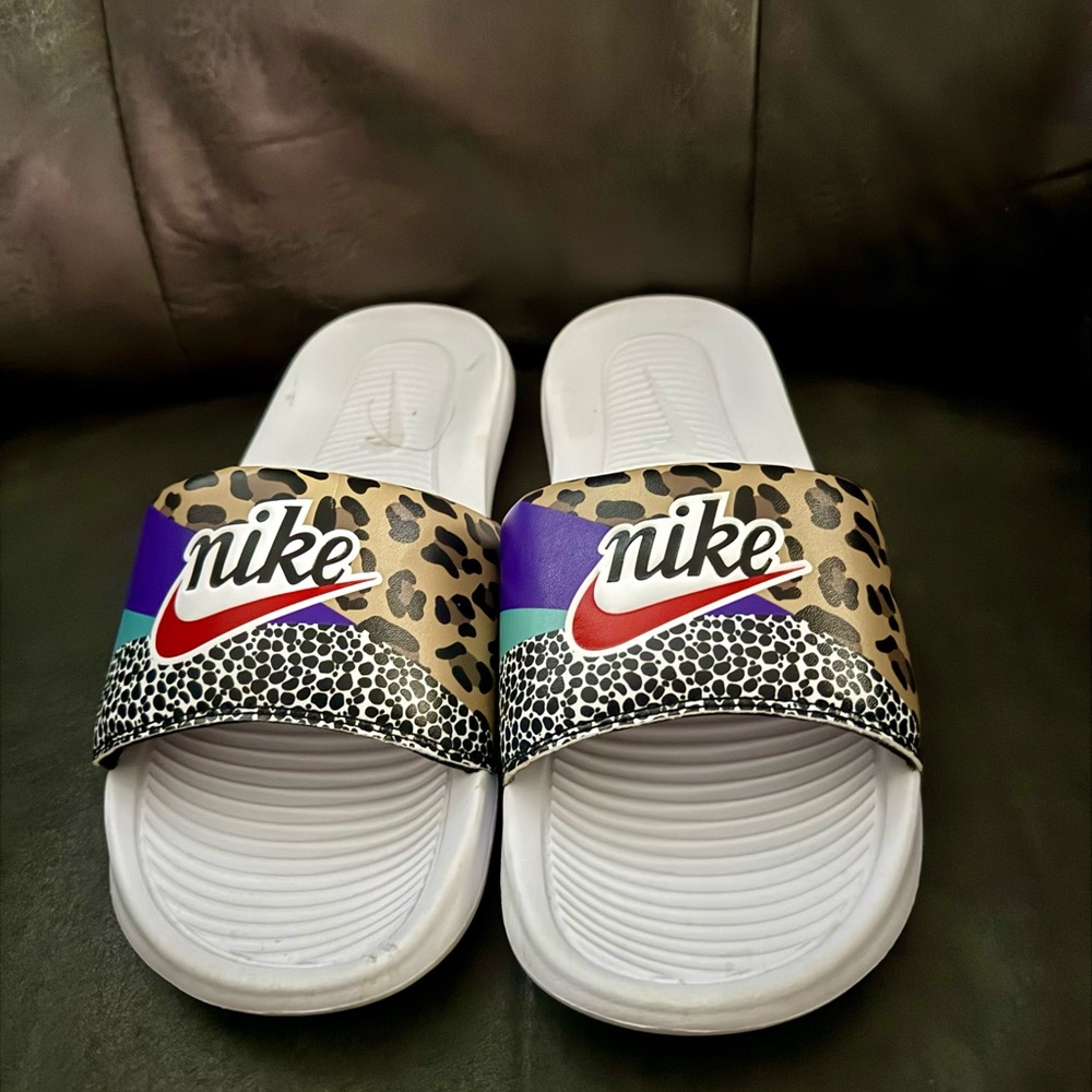 Nike Victori One Print White/ Multicolor Women's Slides Sandals-Size 8 ~